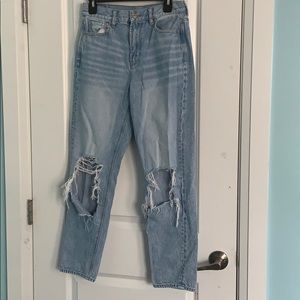 American eagle ripped mom jeans size 4
